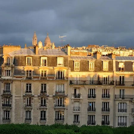 Haussmann-style Flat With Montmartre View Διαμέρισμα