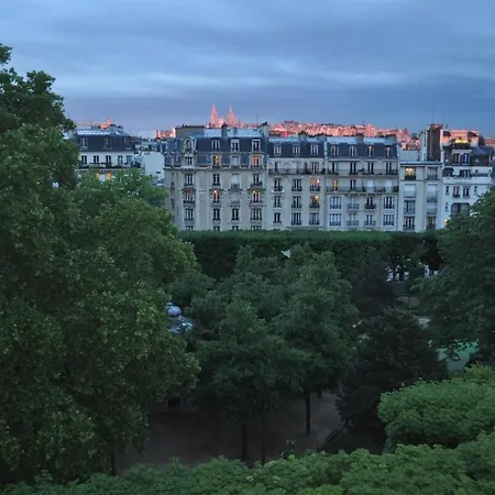 Διαμέρισμα Haussmann-style Flat With Montmartre View *