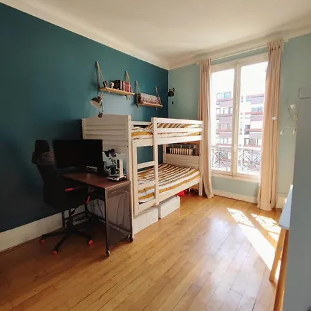 Daire Haussmann-style Flat With Montmartre View *