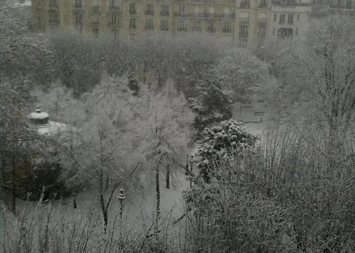 Haussmann-style Flat With Montmartre View Διαμέρισμα Παρίσι