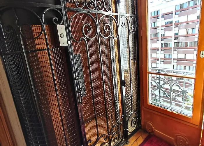 Διαμέρισμα Haussmann-style Flat With Montmartre View
